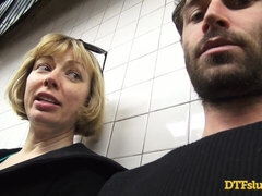 In den arsch, Bad, Grosser schwanz, Blondine, Süss, Hundestellung, Öffentlich, Kurzes haar