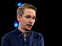 Naakt, Openbaar, Tiener