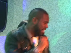 Bailar, Borracha, Erótico, Pajear, Sexo duro, Orgía, Público, Tetas