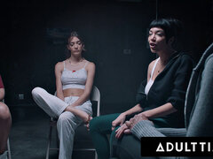 Bondage, En levrette, Double pénétration, Partouze, Interracial, Masturbation, Huilée, Réalité