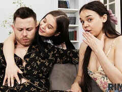 Grosser arsch, Grosser schwanz, Blasen, Braunhaarige, Hundestellung, Frau frau mann, Natürlichen titten, Jungendliche (18+)