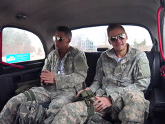 Checa, Corridas faciales, Pajear, Al aire libre, Trio, Apretado, Tren, Uniforme