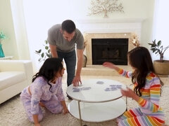 Gros cul, Grosse bite, Petit ami, Brunette brune, Rasée, Plan cul à trois