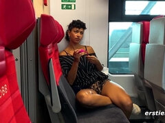 Amateur, Penetracion con dedos, Alemán, Lesbiana, Lamidas, Tetas naturales, Coño