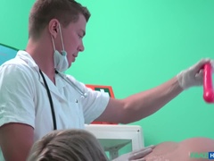 Amateur, Anal, Cul, Sucer une bite, Médecin, Bureau, Huilée, Plan cul à trois