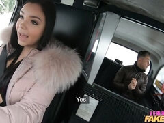 Anal, Gros cul, Gros seins, Brunette brune, Voiture, En levrette, Rasée, Adolescente