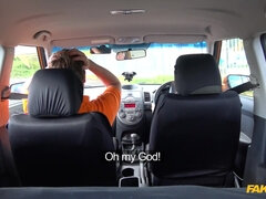 Amateur, Mamada, Coche, Estilo perrito, Pajear, Al aire libre, Sorpresa