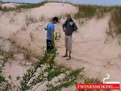 Amateur, Playa, Verga grande, Mamada, Gay, Sexo duro, Al aire libre, Fumando