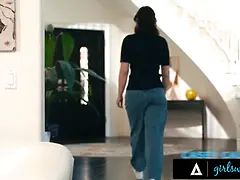 Арабское, Большие сиськи, Брюнетки, Лизание, Оргазм, Киски, Бритые, Сосущие