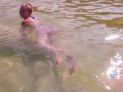 Anal, Bikini, Blonde, Éjaculation interne, Jeans, De plein air, Rasée, Dénudage