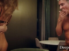 Pijpbeurt, Sperma shot, Diep in de keel, Sperma in gezicht, Natuurlijke tieten, Geschoren, Kousen, Tieten likken