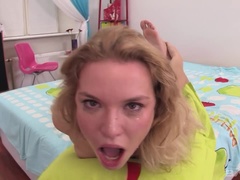 18 jahre, Blondine, Blasen, Spermaladung, Schwanz, Aufs gesicht abspritzen, Jungendliche (18+)
