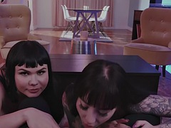 Lieveling, Grote kont, Grote mammen, Rondborstig, Lesbisch, Kut duiken, Tiener, Tieten likken