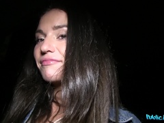 Amateur, Mamada, Morena, Corridas, Estilo perrito, Al aire libre, Pov, Público