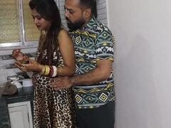 Amateur, Gros seins, Brunette brune, Hd, Époux mari, Indienne, Cuisine