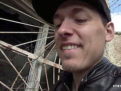 18 años, Amateur, Mamada, Corridas, Alemán, Público