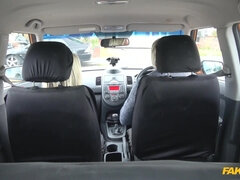 Arsch, Grosse titten, Auto, Kehlenfick, Hundestellung, Hardcore, Realität, Tätowierung