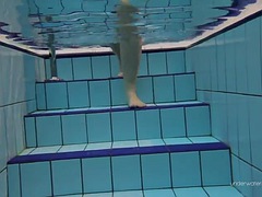 Lieveling, Bruinharig, Fetisj, Kut duiken, Russisch, Alleen, Tiener, Onderwater