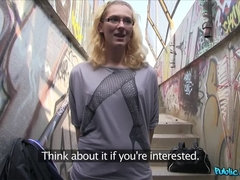 Leie, Blasen, Hundestellung, Handjob, Im freien, Pov, Öffentlich, Titten
