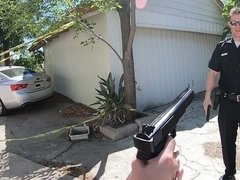 お尻, ブロンド, 車, バック, 手コキする, 淫乱熟女, アウトドア, ユニフォーム