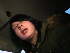 Dark-haired bitch fucks firm cock cock and fucks in her car