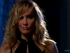 Cunnilingus, Sadomasoquismo, Amarrada, Rostro sentado, Látex, Sexo fuerte, Tragarse, Tetas