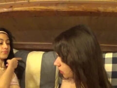 Gesichtssitzen, Italienisch, Lesbisch, Natürlichen titten, Orgasmus, Muschi, Dürr, Jungendliche (18+)