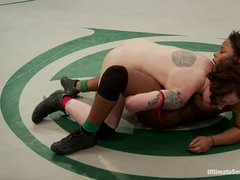 In den arsch, Domination, Gesichtssitzen, Fingern, Erniedrigung, Lesbisch, Muschi, Ringkampf