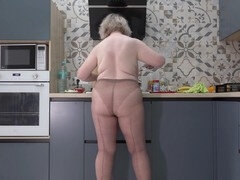 Homemade MILF with big chest and curvy body