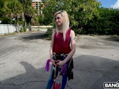 Amateur, Blonde, Sucer une bite, Bus, Tir de sperme, Hard, Hd, Petite femme