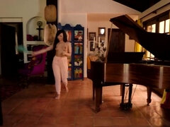 Брюнетки, Грудастые, Пальцем, Поцелуи, Лесбиянка, Лизание, Киски, Реалити