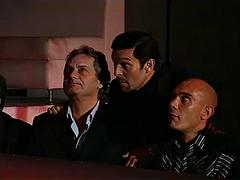 Anal, Cul, Tir de sperme, Groupe, Branlette thaïlandaise, Hard, Public, Pute
