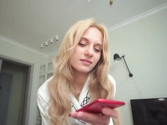 Tussi, Grosse titten, Blondine, Süss, Fussjob, Hardcore, Zierlich, Jungendliche (18+)