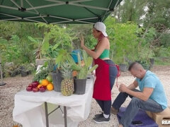 Corn on the Cob: 4/27/22 Featuring Peter Fitzwell & Roxie Sinner (Big Tits, Cumshot, Outdoor, Tattoo, Redhead)