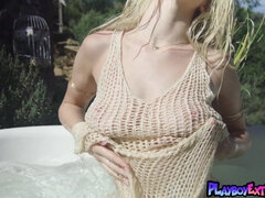 18, 浴室, ブロンド, 巨乳な, アウトドア, 小柄, 一人, ティーン