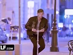 Постарше, Семяизвержение, Глубокая глотка, Лизание, Белье, Киски, Кричащие, Чулки