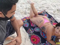 Hot girl picked up on beach and fucked