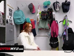 Coulisses, Gros seins, Gorge profonde, Domination, Doigter, Hd, Timide, Serré