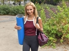 In den arsch, Handjob, Küssen, Lecken, Muschi, Rasiert, Dürr, Titten