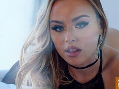 Sucer une bite, Éjaculer dans la bouche, Lingerie, Jarretelles, Tatouage