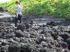 Leie, Strand, Schmutzig, Fussjob, Freundin, Piercing, Pov, Rasiert