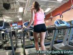 Enthousiasteling, Flashing, Sportzaal, Masturbatie, Alleen