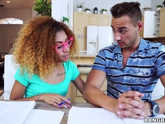 衣服着たままセックス, 黒人, 眼鏡, 手コキする, シゴき, キッチン, 靴下, タトゥー