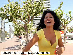 Sperma in gezicht, Handbeurt, Latijnse vrouw, Realiteit, Tatoeage