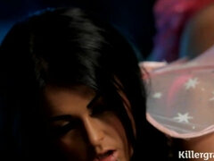 18 ans, Gros cul, Gros seins, Sucer une bite, Brunette brune, Hard, Mère que j'aimerais baiser, Nénés