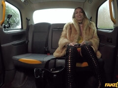 Anal, Blonde, Sucer une bite, Britannique, Doigter, Béant, Seins naturels, De plein air