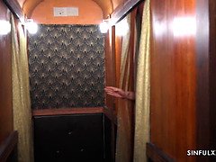 Grosse bite, En gros plan de très près, En levrette, Hd, Mère que j'aimerais baiser, Chatte, Rasée, Train