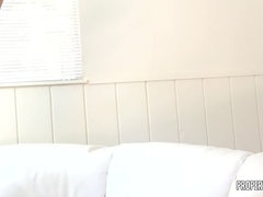 Sucer une bite, En levrette, Faciale, Fille latino, Pov