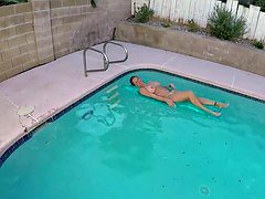Amateur, Anal, Gros seins, Plantureuse, Mère que j'aimerais baiser, De plein air, Piscine, Pov