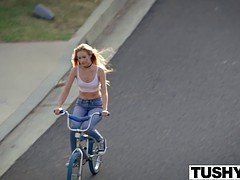 Анальный секс, Блондинки, Минет, Семяизвержение, Сперма на лице, Большие дырки, Волосатые, Молоденькие